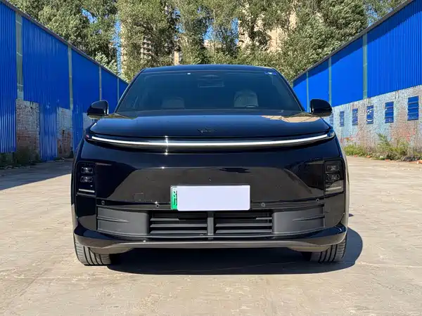 Li Auto L6 2025
