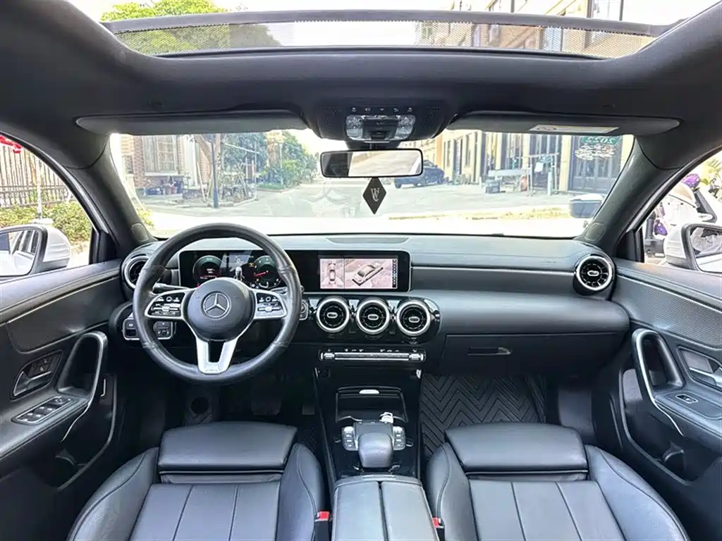 Mercedes-Benz A-Class 2020 — фото 17