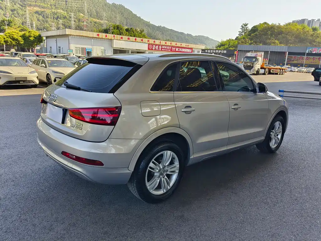 Audi Q3 2015 — фото 10