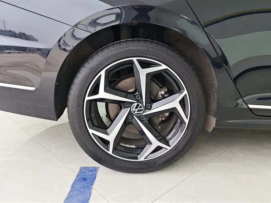 Volkswagen Passat 2023