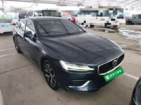 Volvo S60 2023