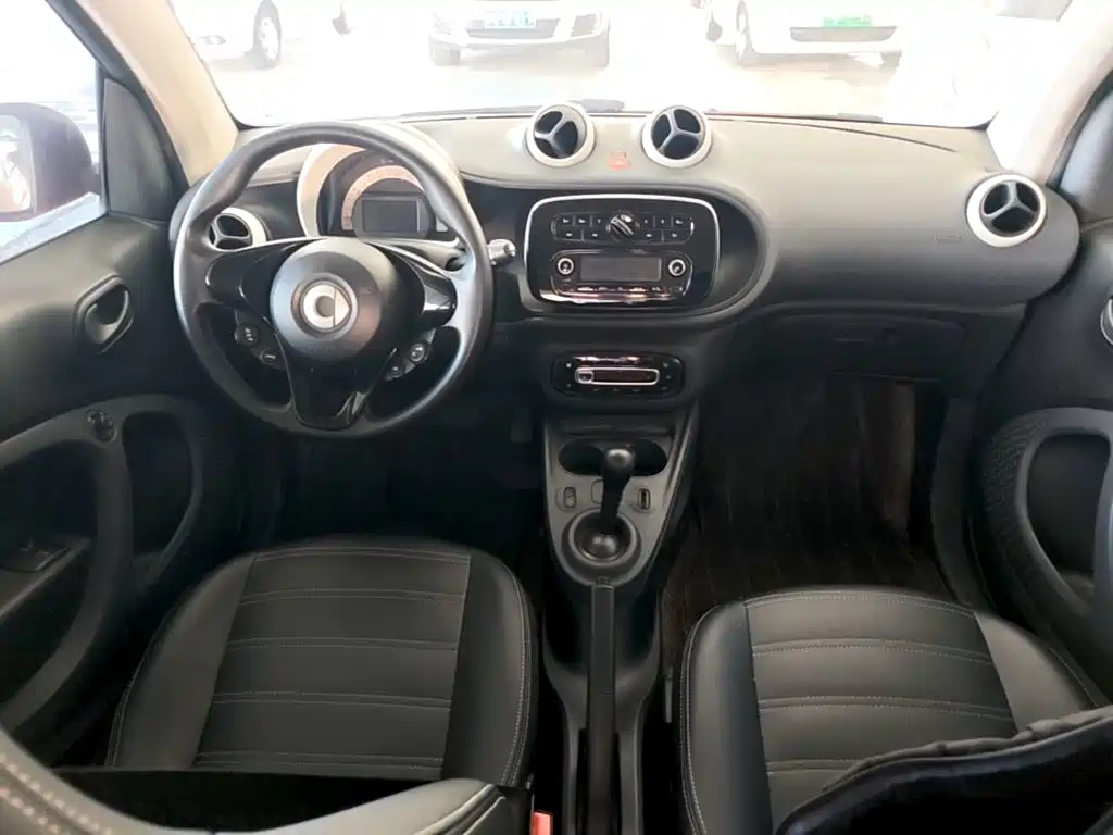 smart Fortwo 2017 — фото 10