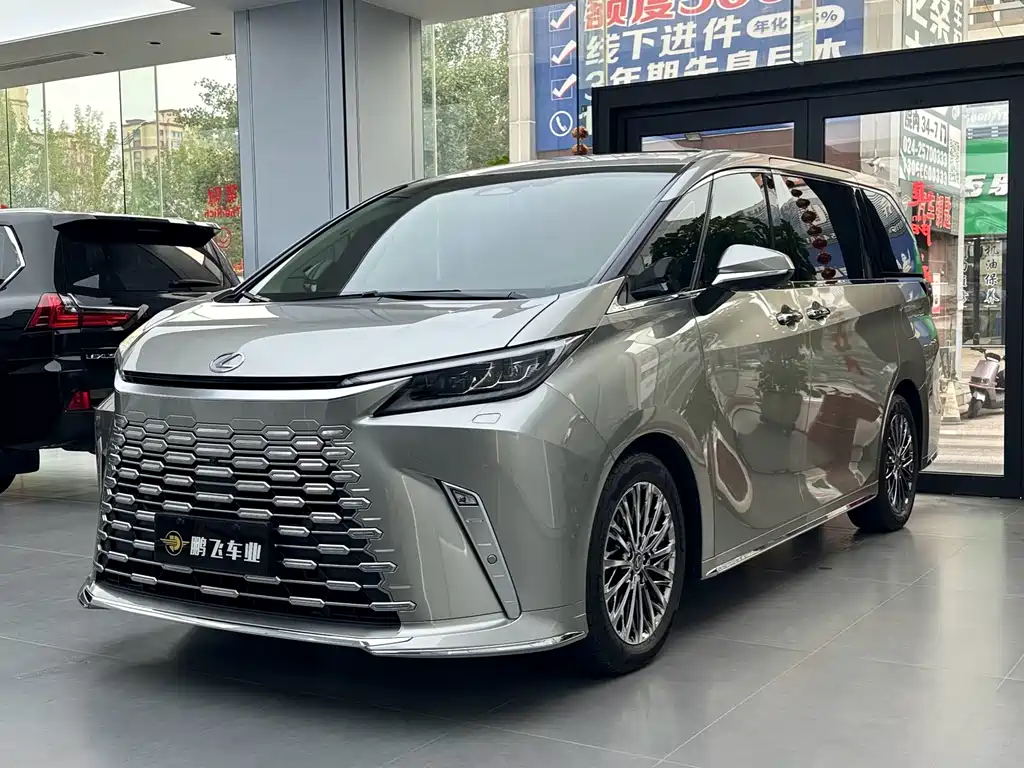 Lexus LM 2026