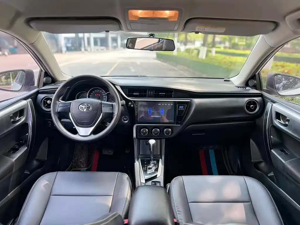 Toyota Corolla 2018 — фото 9