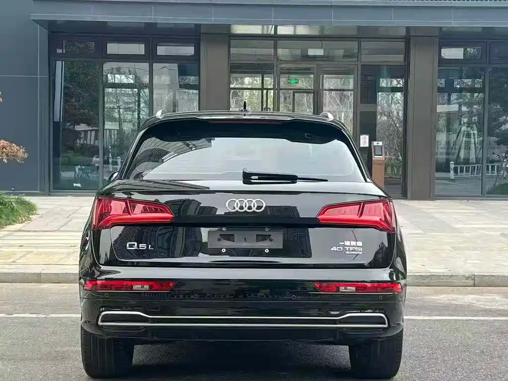 Audi Q5L 2020 — фото 9