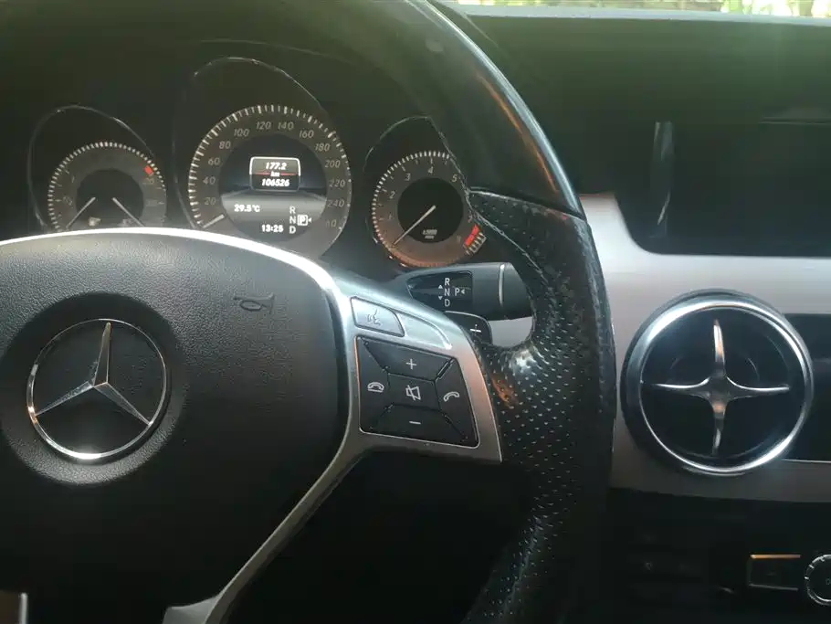 Mercedes-Benz GLK-Class 2015 — фото 16