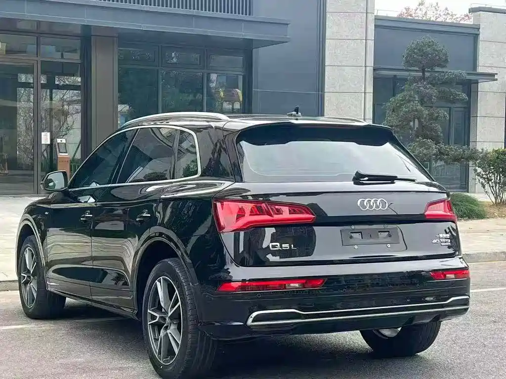Audi Q5L 2020 — фото 7