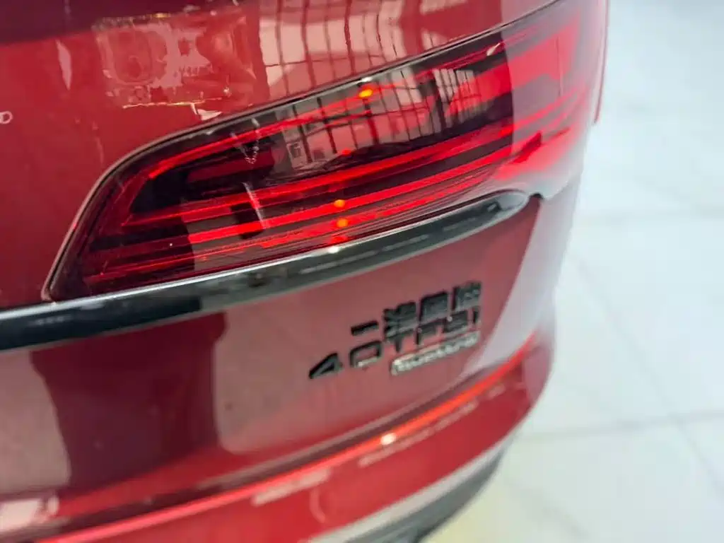 Audi Q5L Sportback 2023 — фото 13