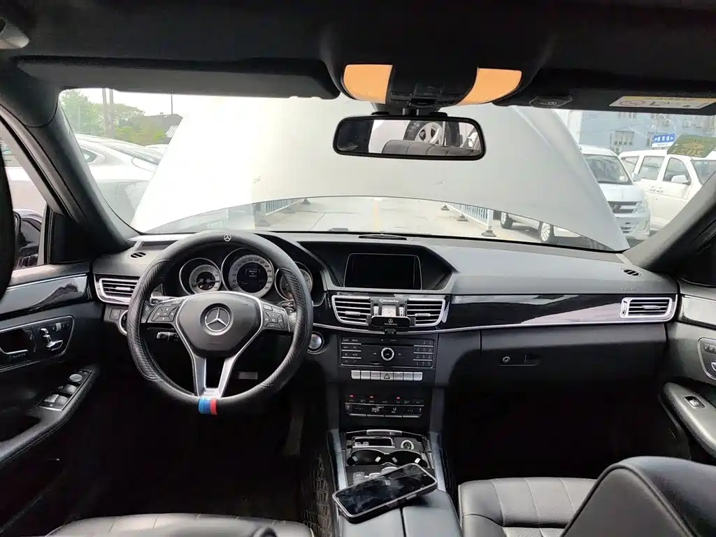 Mercedes-Benz E-Class 2015 — фото 10