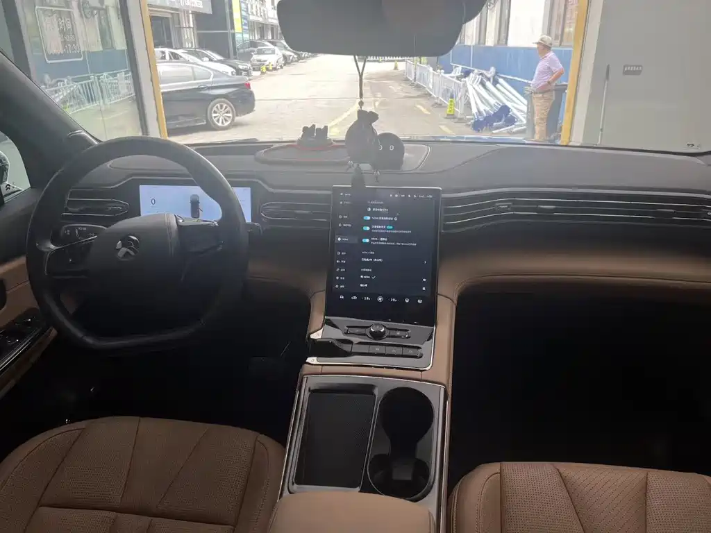 NIO ES8 2020