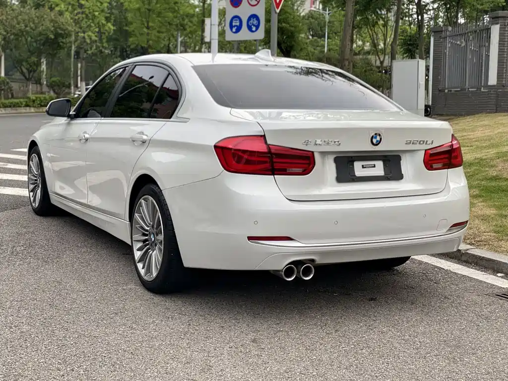 BMW 3 Series 2019 — фото 5