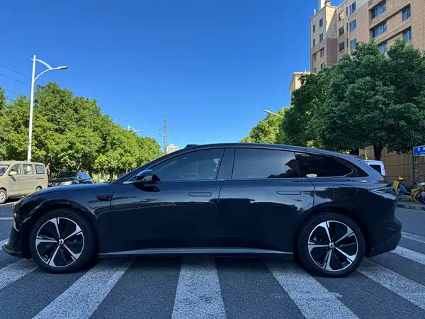 NIO ET5T 2024