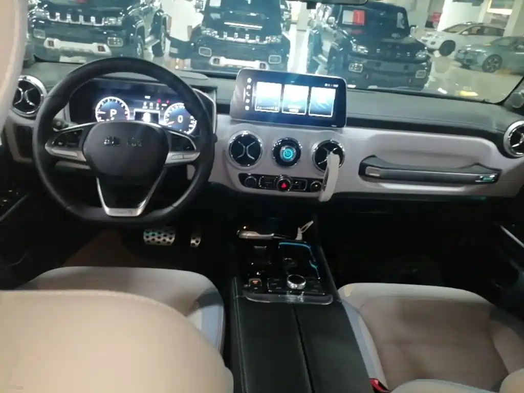 BAIC BJ40 2023 — фото 10