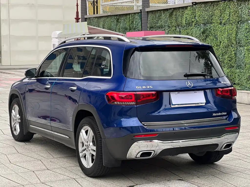 Mercedes-Benz GLB 2023