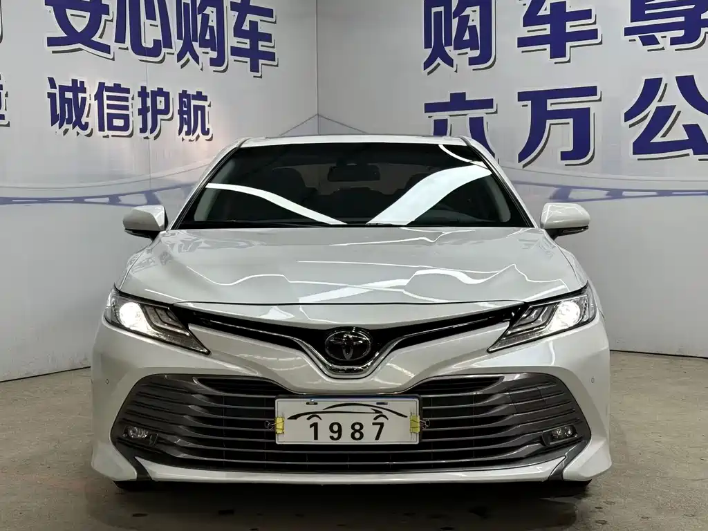 Toyota Camry 2020 — фото 2