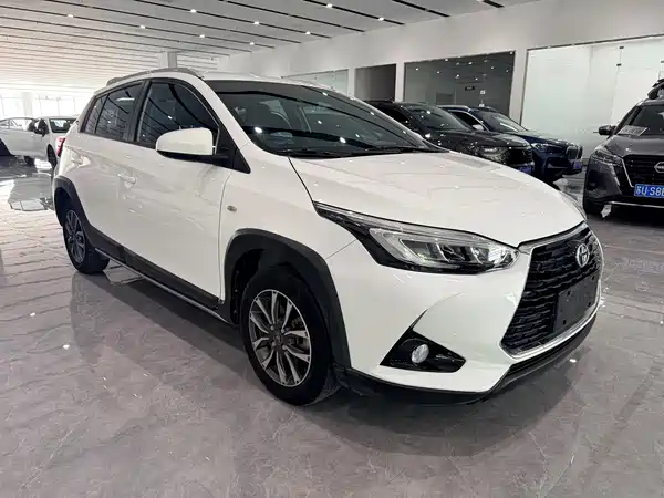 Toyota Yaris L 2022