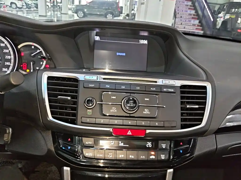 Honda Accord 2017 — фото 13