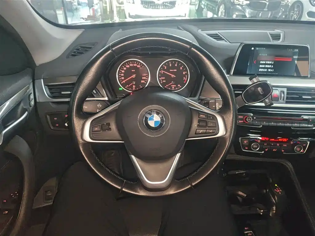 BMW X1 2018 — фото 3