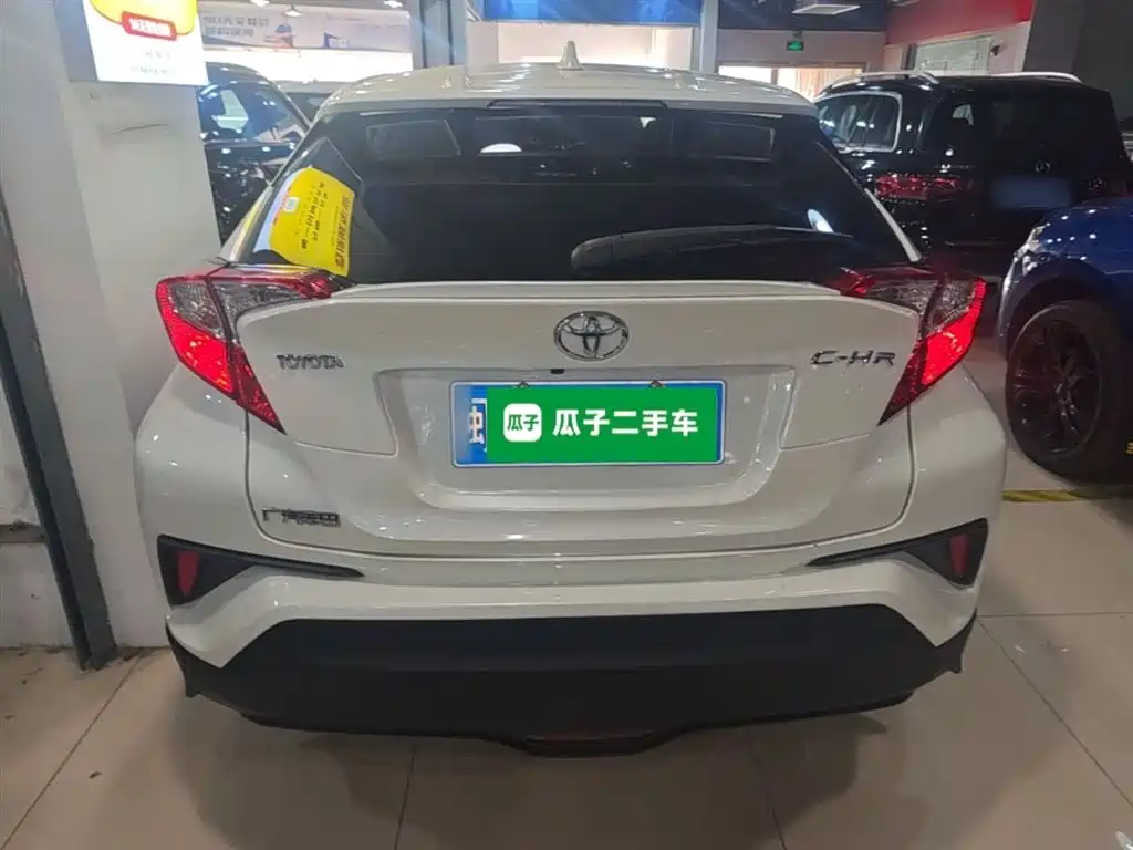 Toyota C-HR 2019 — фото 6
