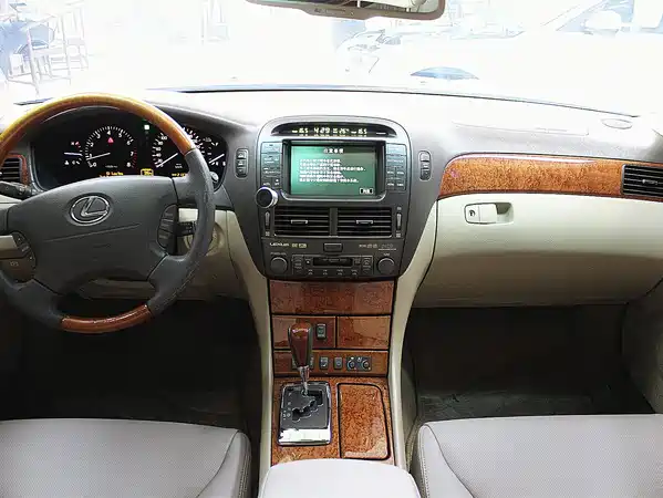 Lexus LS 2005
