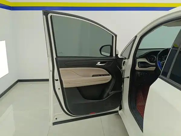 GAC Trumpchi M6 2021