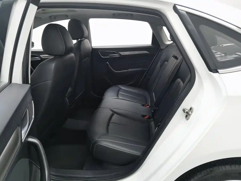 Roewe i6 Classic 2022 — фото 15