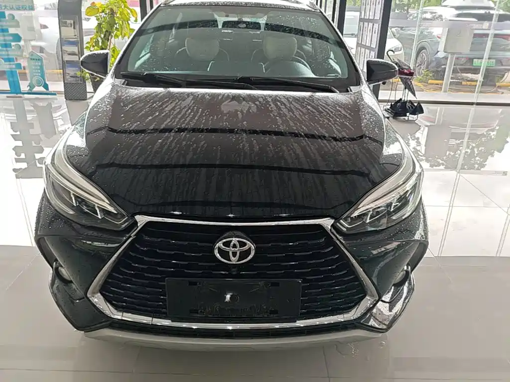 Toyota Yaris L 2021