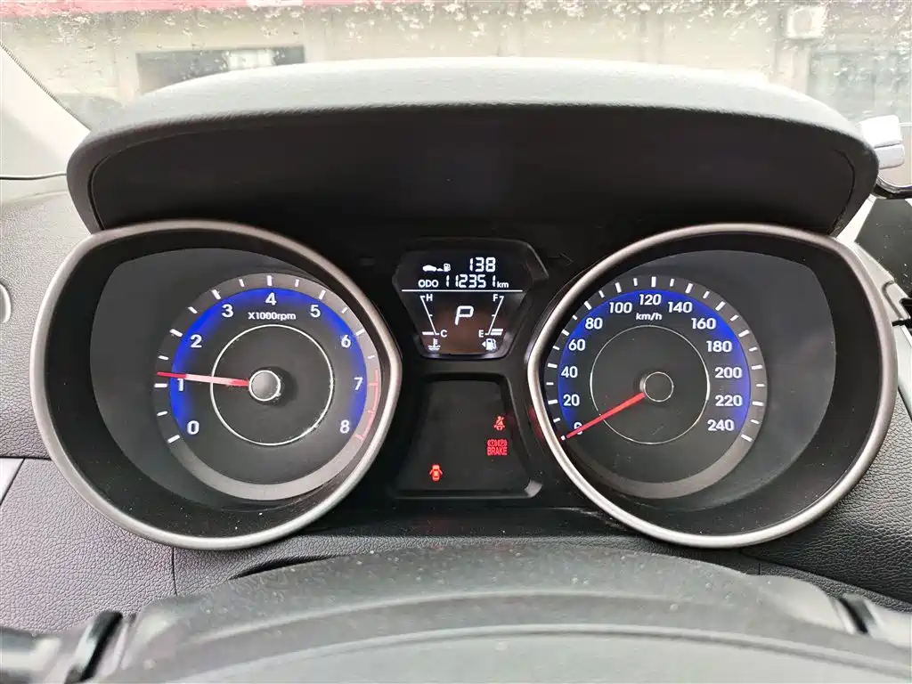 Hyundai Elantra Langdong 2016 — фото 12