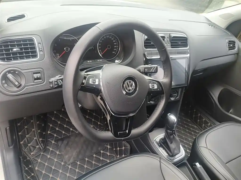 Volkswagen Polo 2018 — фото 11