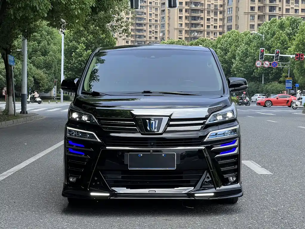 Toyota Vellfire 2021 — фото 2