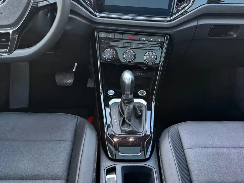Volkswagen T-Roc 2023 — фото 14