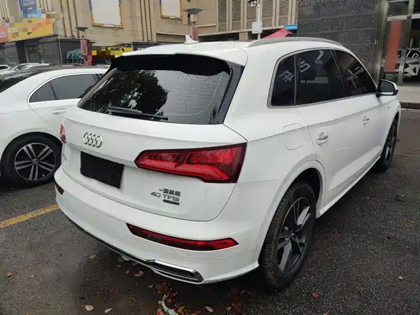 Audi Q5L 2020