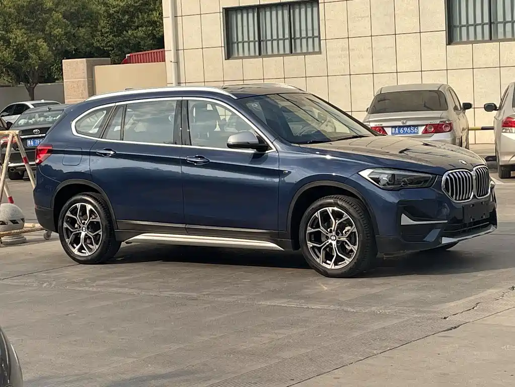 BMW X1 2022 — фото 3