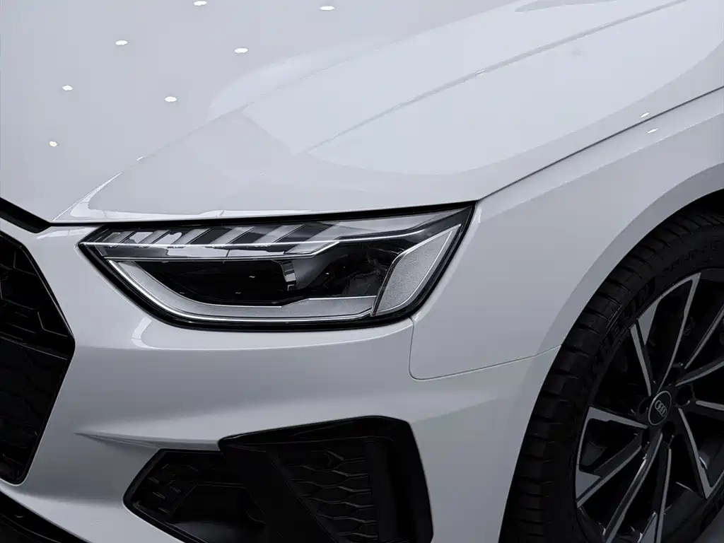 Audi A4L 2023 — фото 22
