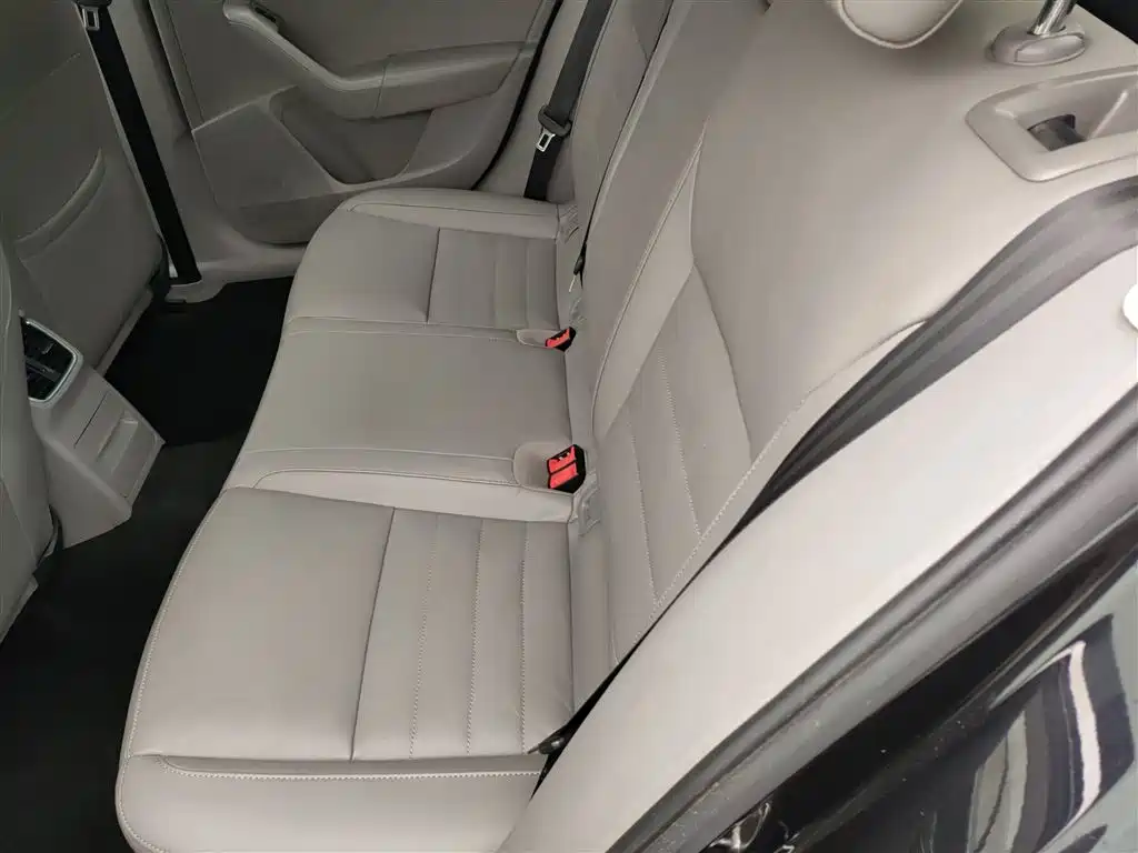 Skoda Octavia 2015 — фото 17