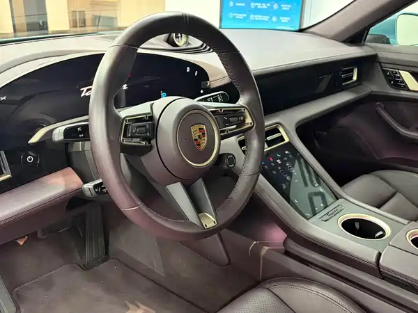 Porsche Taycan 2021