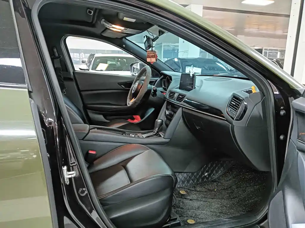 Mazda CX-4 2023