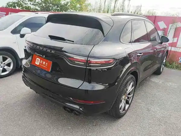 Porsche Cayenne 2022