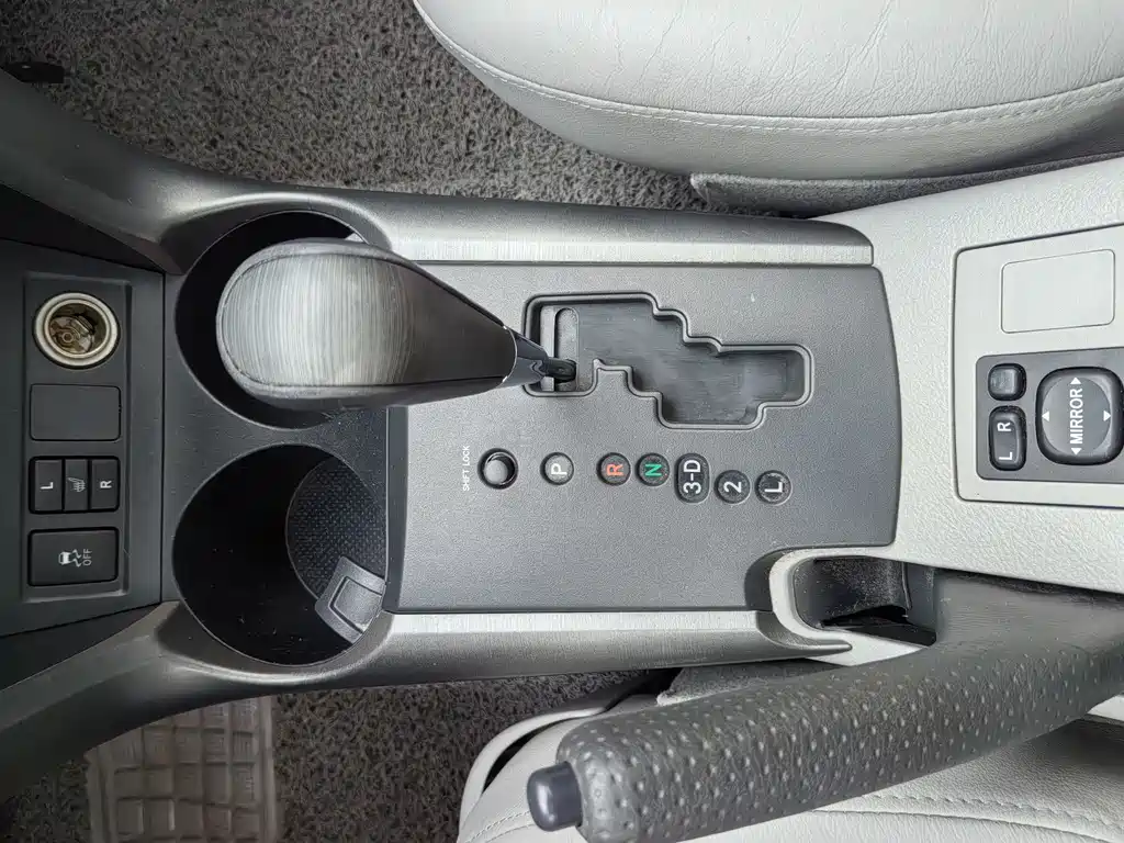 Toyota RAV4 2011 — фото 23