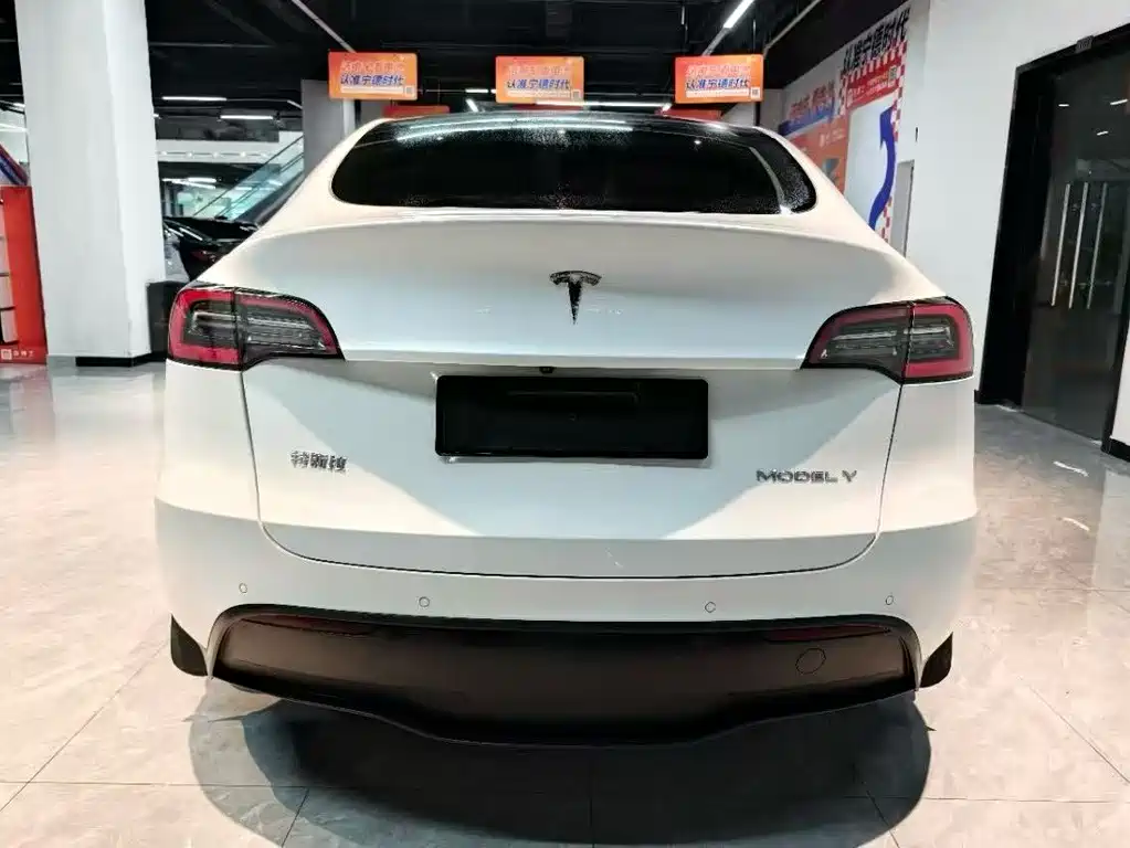 Tesla Model Y 2022 — фото 8