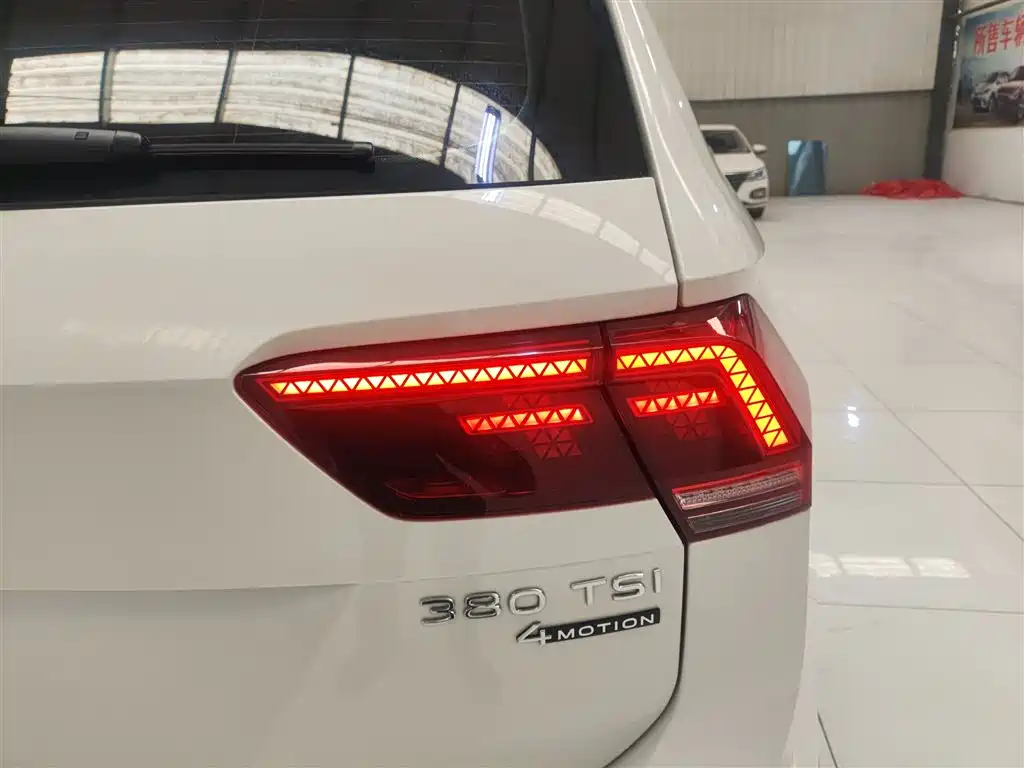 Volkswagen Tiguan L 2021 — фото 8