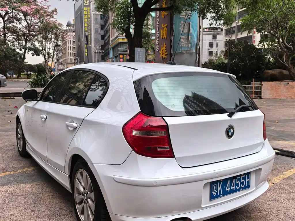 BMW 1 Series 2011 — фото 9