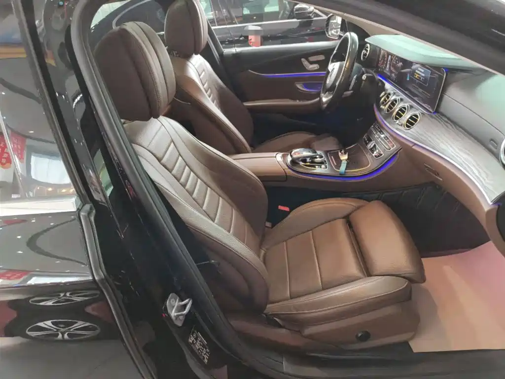 Mercedes-Benz E-Class 2018 — фото 20