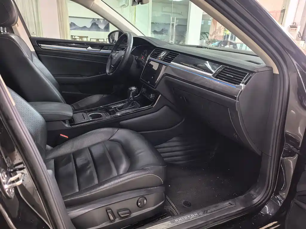 Volkswagen Phideon 2018 — фото 14