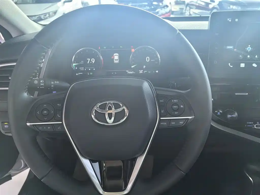 Toyota Camry 2021 — фото 3