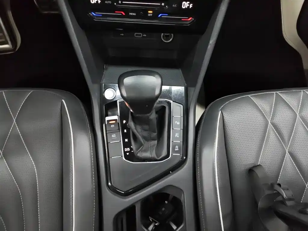 Volkswagen Tiguan L 2021 — фото 14