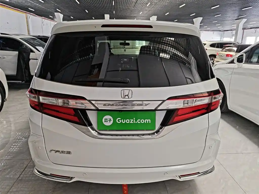 Honda Odyssey 2015 — фото 6