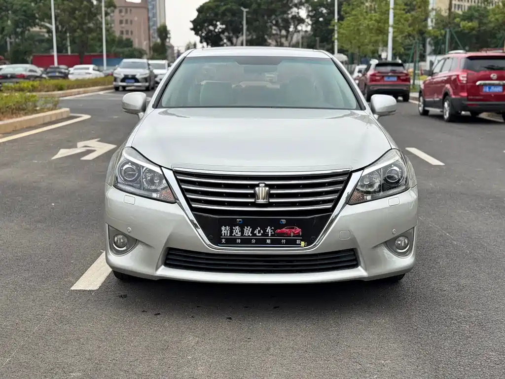 Toyota Crown 2013 — фото 2
