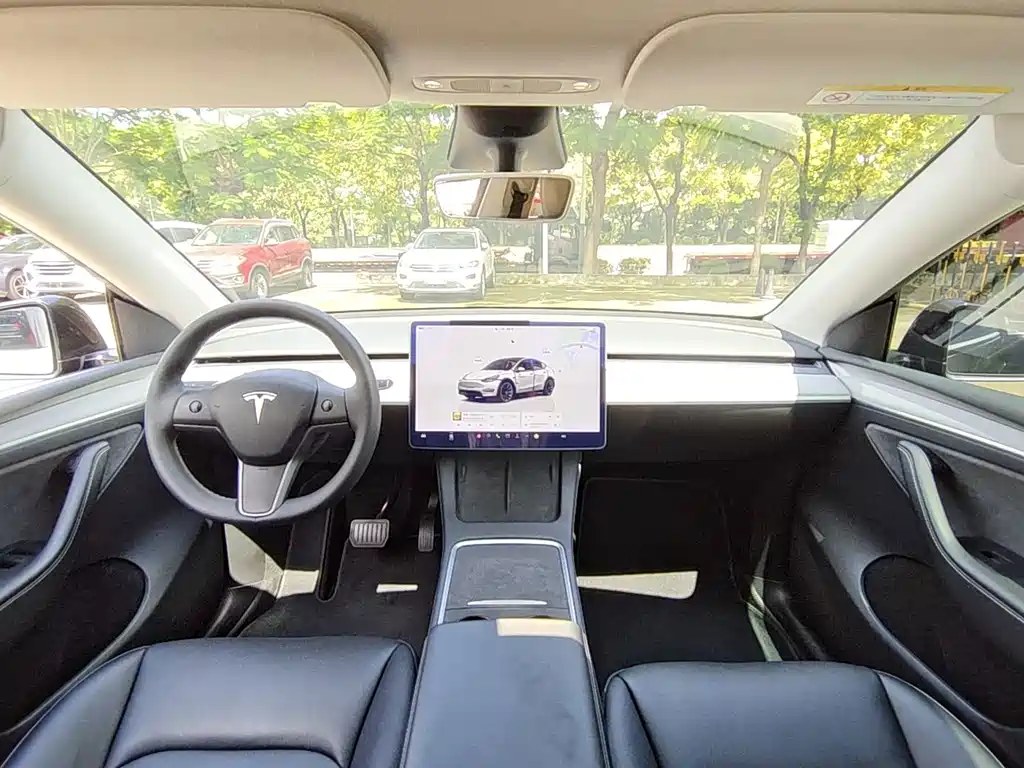 Tesla Model Y 2023 — фото 10