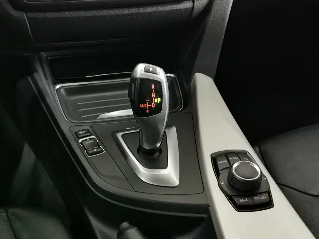 BMW 3 Series 2014 — фото 13